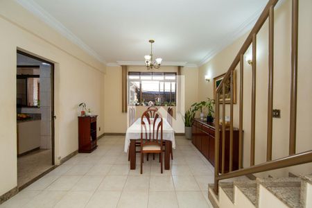Sala de casa à venda com 4 quartos, 400m² em Alto dos Pinheiros, Belo Horizonte