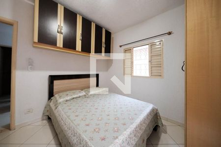 Quarto 1 de casa para alugar com 2 quartos, 210m² em Jardim Danfer, São Paulo