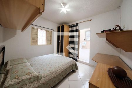 Quarto 1 de casa para alugar com 2 quartos, 210m² em Jardim Danfer, São Paulo