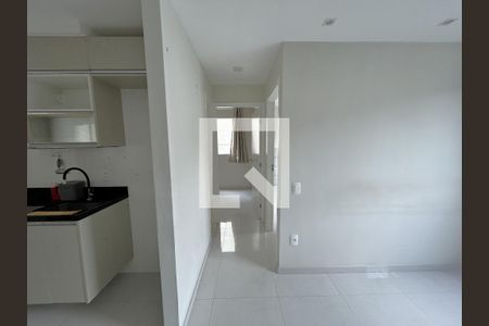 Corredor de apartamento para alugar com 2 quartos, 40m² em Cascadura, Rio de Janeiro