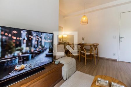 Sala de apartamento à venda com 2 quartos, 60m² em Jardim Tupanci, Barueri