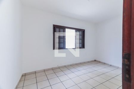 Quarto 1 de casa para alugar com 2 quartos, 100m² em Parque Ipe, São Paulo