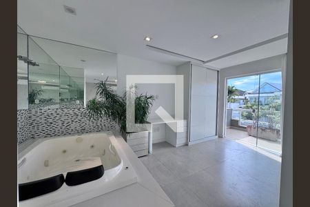 Suíte 1 de casa de condomínio para alugar com 5 quartos, 350m² em Recreio dos Bandeirantes, Rio de Janeiro