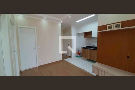 Sala de apartamento para alugar com 2 quartos, 45m² em Quitaúna, Osasco