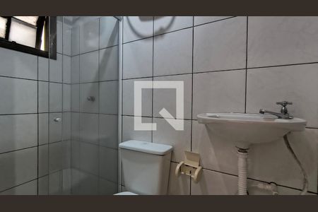 Banheiro de kitnet/studio para alugar com 1 quarto, 15m² em Vargem Grande, Rio de Janeiro