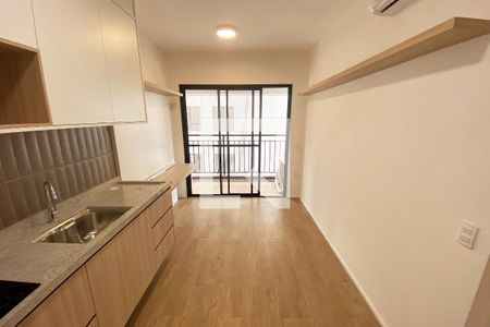 Sala/Cozinha de kitnet/studio para alugar com 1 quarto, 29m² em Pinheiros, São Paulo