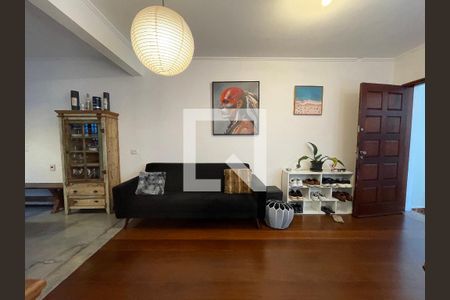 Sala de casa para alugar com 3 quartos, 250m² em Jardim Rizzo, São Paulo