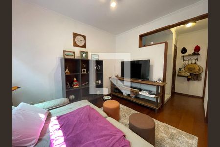 Sala de casa à venda com 3 quartos, 250m² em Jardim Rizzo, São Paulo