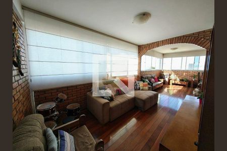 Apartamento à venda com 3 quartos, 114m² em Santa Tereza, Belo Horizonte