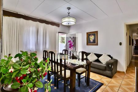 Sala de casa à venda com 3 quartos, 160m² em Vila Bertioga, São Paulo