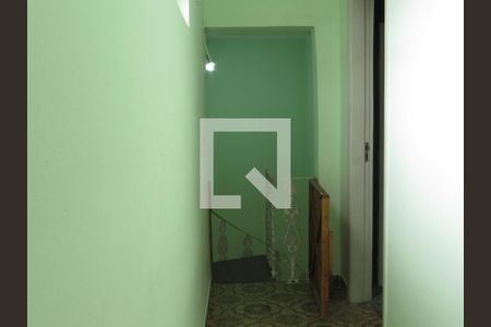 Corredor de casa para alugar com 3 quartos, 180m² em Quitaúna, Osasco