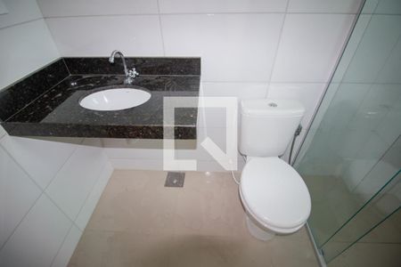 Banheiro da Suíte de apartamento à venda com 2 quartos, 68m² em Cabral, Contagem