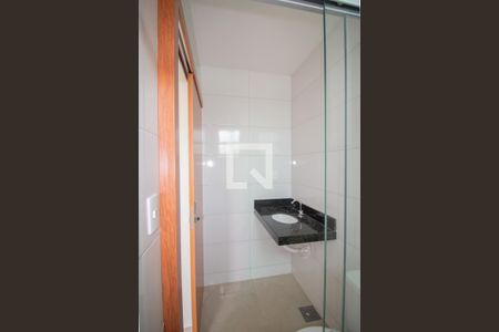 Banheiro da Suíte de apartamento à venda com 2 quartos, 68m² em Cabral, Contagem