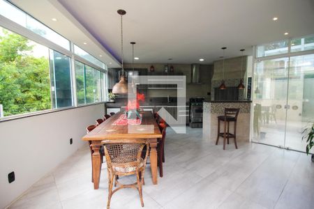 Varanda gourmet de casa de condomínio à venda com 4 quartos, 218m² em Teresópolis, Porto Alegre
