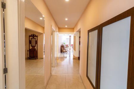 Hall de entrada de casa de condomínio para alugar com 7 quartos, 940m² em Cavalhada, Porto Alegre