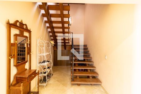 Escada de casa de condomínio para alugar com 7 quartos, 940m² em Cavalhada, Porto Alegre