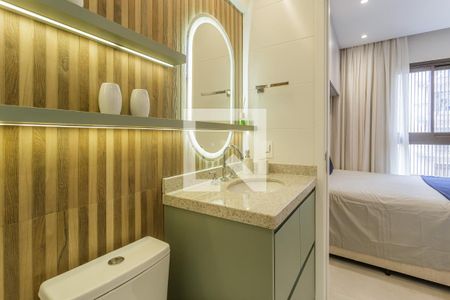 Banheiro de kitnet/studio para alugar com 1 quarto, 20m² em Indianópolis, São Paulo