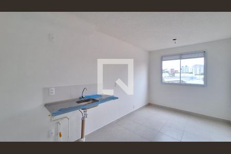 Sala/Cozinha de apartamento para alugar com 1 quarto, 28m² em Parque Industrial Tomas Edson, São Paulo