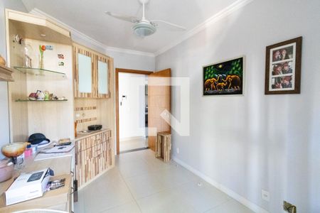 Escritório de casa para alugar com 5 quartos, 315m² em Partenon, Porto Alegre