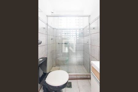 Banheiro de apartamento à venda com 1 quarto, 40m² em Menino Deus, Porto Alegre