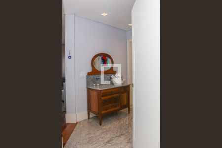 Hall e Entrada de apartamento à venda com 3 quartos, 218m² em Perdizes, São Paulo