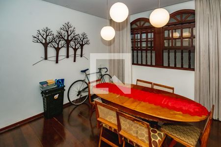 Sala de casa à venda com 3 quartos, 300m² em Santa Rosa, Belo Horizonte