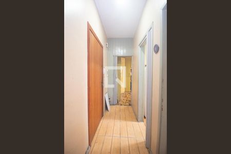 Corredor de apartamento à venda com 1 quarto, 54m² em Teresópolis, Porto Alegre