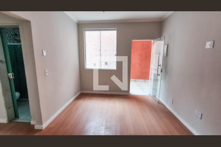 Sala de casa para alugar com 3 quartos, 200m² em Vila Kosmos, Rio de Janeiro