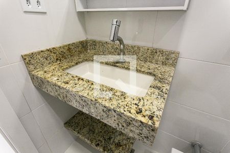 Banheiro Social de kitnet/studio para alugar com 1 quarto, 33m² em Vila Esperança, São Paulo