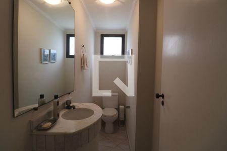 Lavabo de apartamento para alugar com 4 quartos, 154m² em Vila Alzira, Guarujá