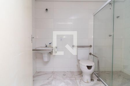 Banheiro de apartamento para alugar com 1 quarto, 38m² em Vila Ré, São Paulo