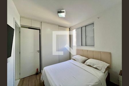 Quarto de apartamento para alugar com 2 quartos, 55m² em Buritis, Belo Horizonte