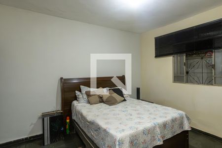 Quarto 2 de casa à venda com 3 quartos, 241m² em Serrano, Belo Horizonte