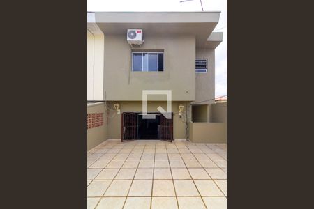 Terraço Sala de Estar de casa para alugar com 4 quartos, 200m² em Campo Grande, São Paulo