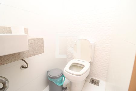 Lavabo de casa de condomínio para alugar com 3 quartos, 250m² em Jardim Guanabara, Rio de Janeiro