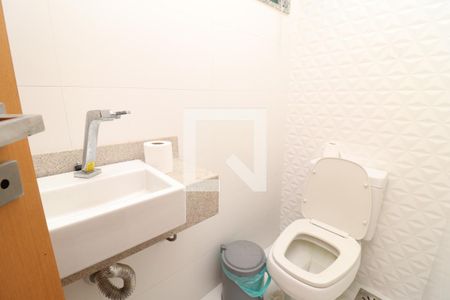 Lavabo de casa de condomínio para alugar com 3 quartos, 250m² em Jardim Guanabara, Rio de Janeiro