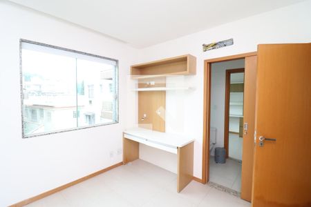 Semi Suíte 1 de casa de condomínio para alugar com 3 quartos, 250m² em Jardim Guanabara, Rio de Janeiro