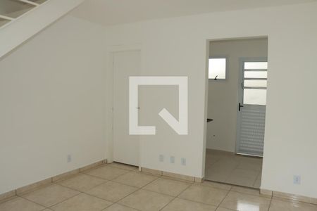Casa de Condomínio para alugar com 2 quartos, 72m² em Centreville, Cotia
