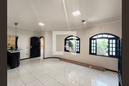 Sala de casa de condomínio à venda com 3 quartos, 243m² em Jardim Samambaia, Jundiaí