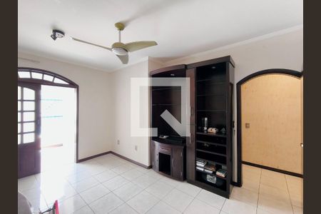 Sala de TV de casa de condomínio à venda com 3 quartos, 243m² em Jardim Samambaia, Jundiaí
