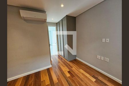 Casa à venda com 4 quartos, 550m² em Jardim Luzitania, São Paulo