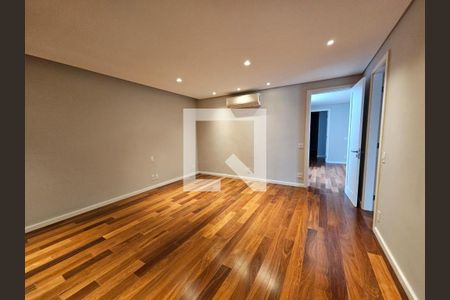 Casa à venda com 4 quartos, 550m² em Jardim Luzitania, São Paulo