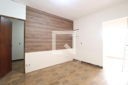 Sala de casa para alugar com 2 quartos, 70m² em Segismundo Pereira, Uberlândia