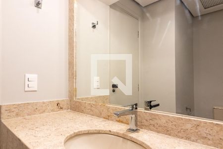 Lavabo de apartamento para alugar com 3 quartos, 196m² em Itaim Bibi, São Paulo