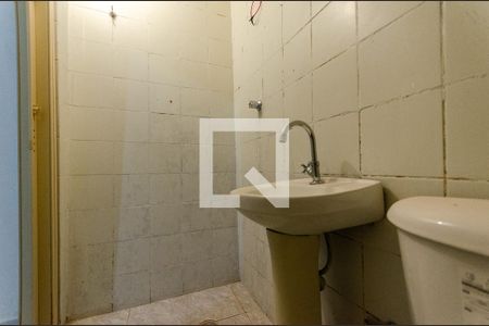 Banheiro Social de casa para alugar com 1 quarto, 30m² em Jardim dos Francos, São Paulo