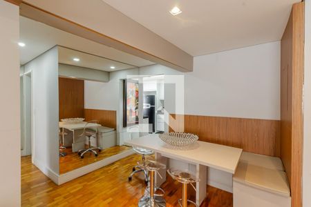 Sala de apartamento à venda com 2 quartos, 70m² em Moema, São Paulo