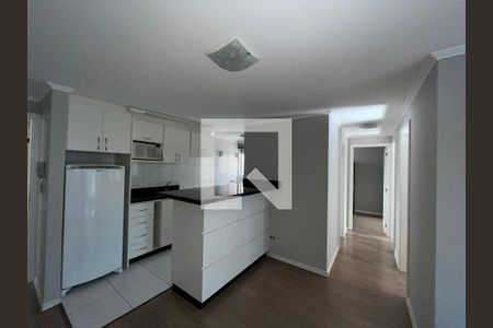 Cozinha de apartamento para alugar com 3 quartos, 55m² em Santa Cândida, Curitiba