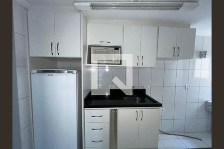 Cozinha de apartamento para alugar com 3 quartos, 55m² em Santa Cândida, Curitiba