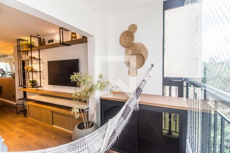 Varanda de apartamento para alugar com 2 quartos, 68m² em Jardim Tupanci, Barueri