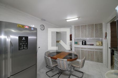 Sala/Cozinha de apartamento à venda com 4 quartos, 174m² em Vila Vitorio Mazzei, São Paulo